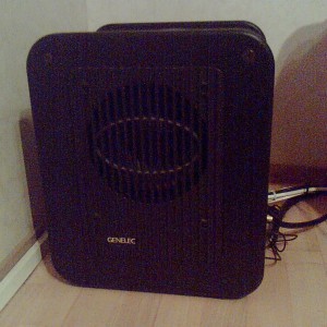 Genelec subi