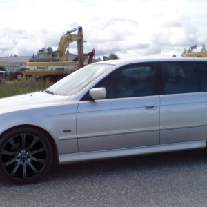 BMW-530dA-Touring_photoshop