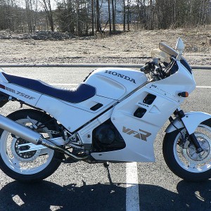 VFR 750 F