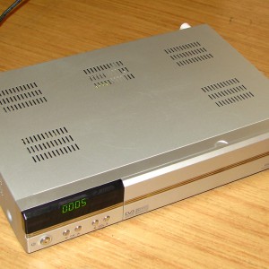 Tallentava Digiboksi: DiVision VDC 4400 PVR