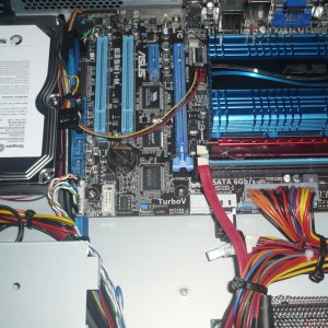 Silverstone LC19B-R, AMD E350 Fusion