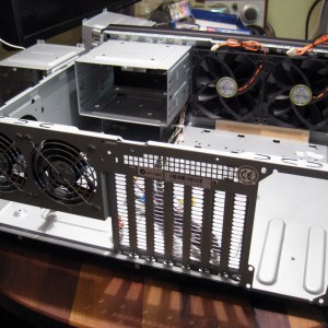 HTPC-projekti - Silverstone LC10b-e